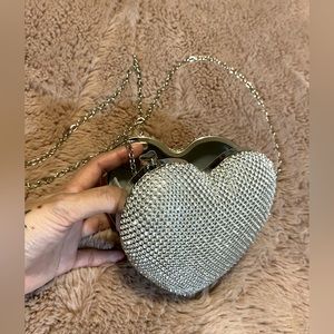 Mini crossbody heart ❤️